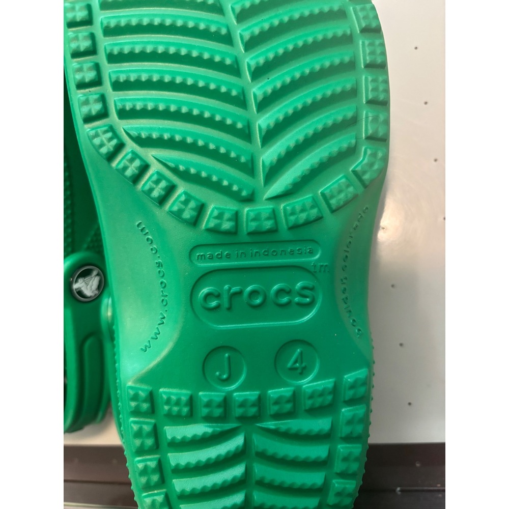 Crocs Classic Clog K Green Kids Shoes 206991-3WH Size J4 NEW - Picture 4 of 4